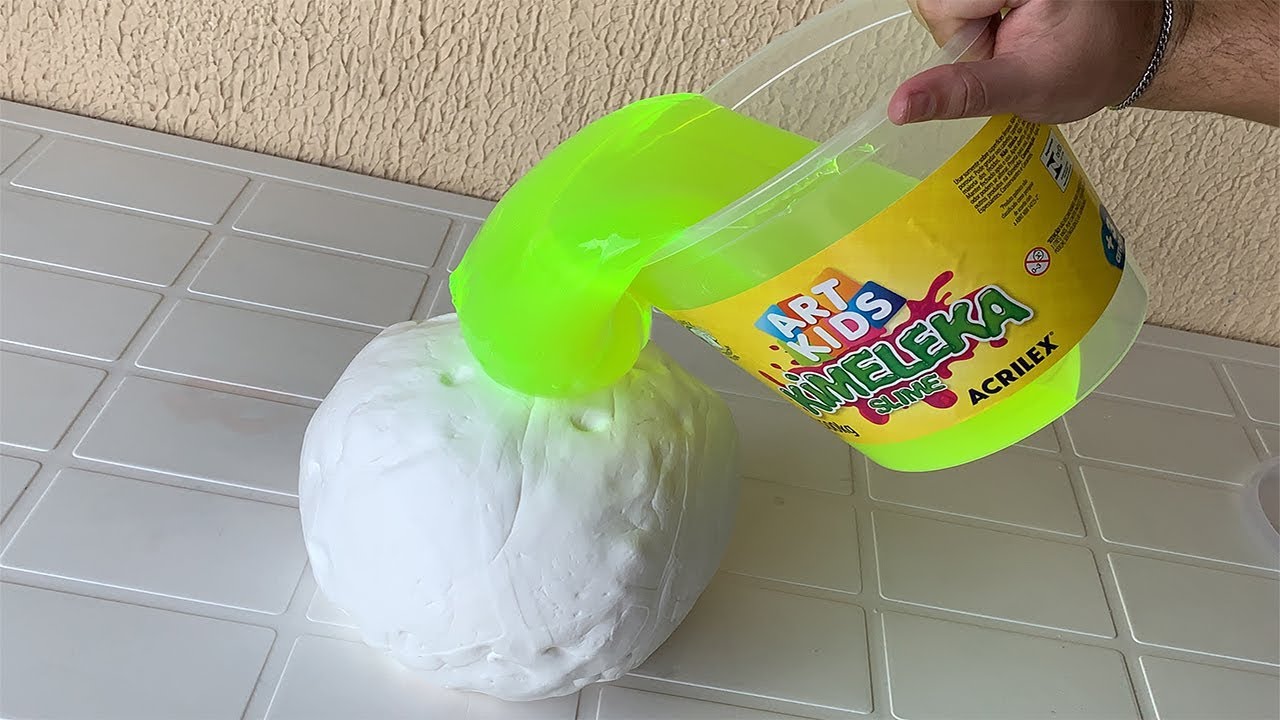 JOGUEI UM BALDE DE 2,5 KG DE SLIME DENTRO DE UMA BOLA DE 1 KG DE MASSINHA CLAY! OLHA O QUE VIROU!!