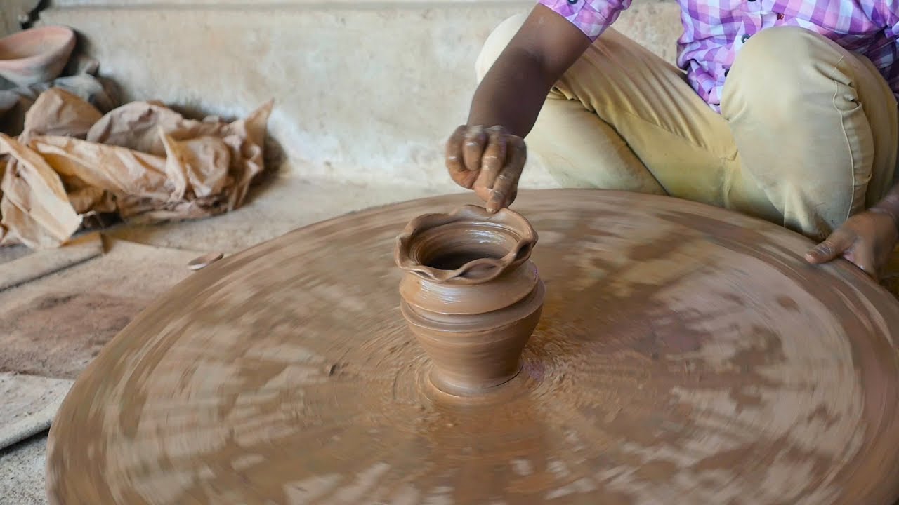 भारतीय कुम्हार.Amazing art talent of Indian Potter in Village.Awesome rural area of Rajasthan India