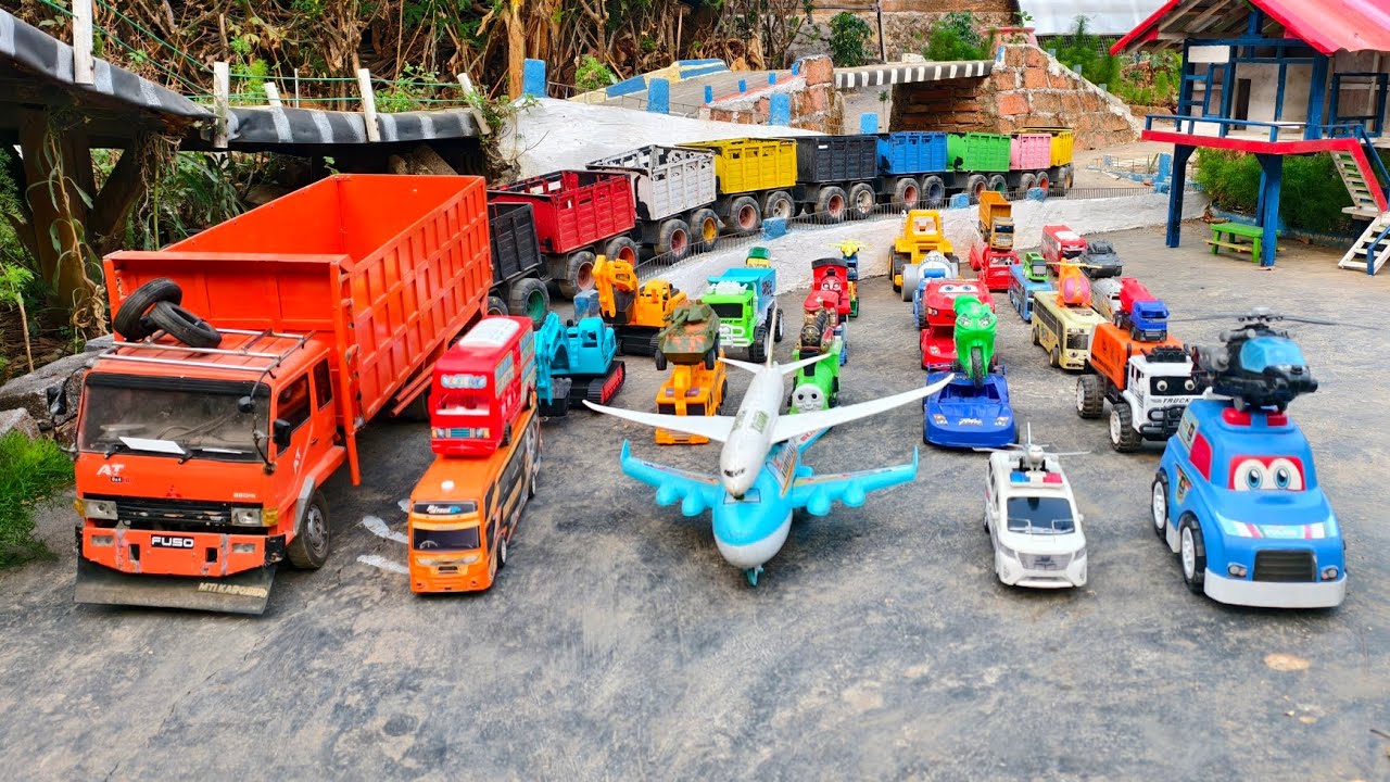WADIDAU !!! Mobil Truk Tronton Panjang Bongkar Mainan Mobil Mobilan Truk Molen, Forklift, Ambulan 