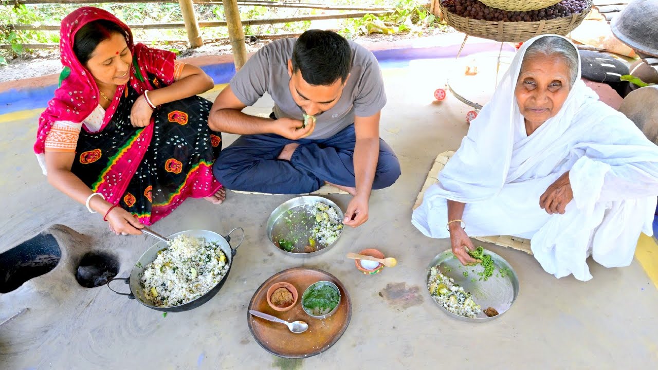 কাঁচা লাউ পাতা বাটার সঙ্গে কচি আম বাটা খুদের ভাত খাওয়া | village famous Khuder Bhat cooking & eating
