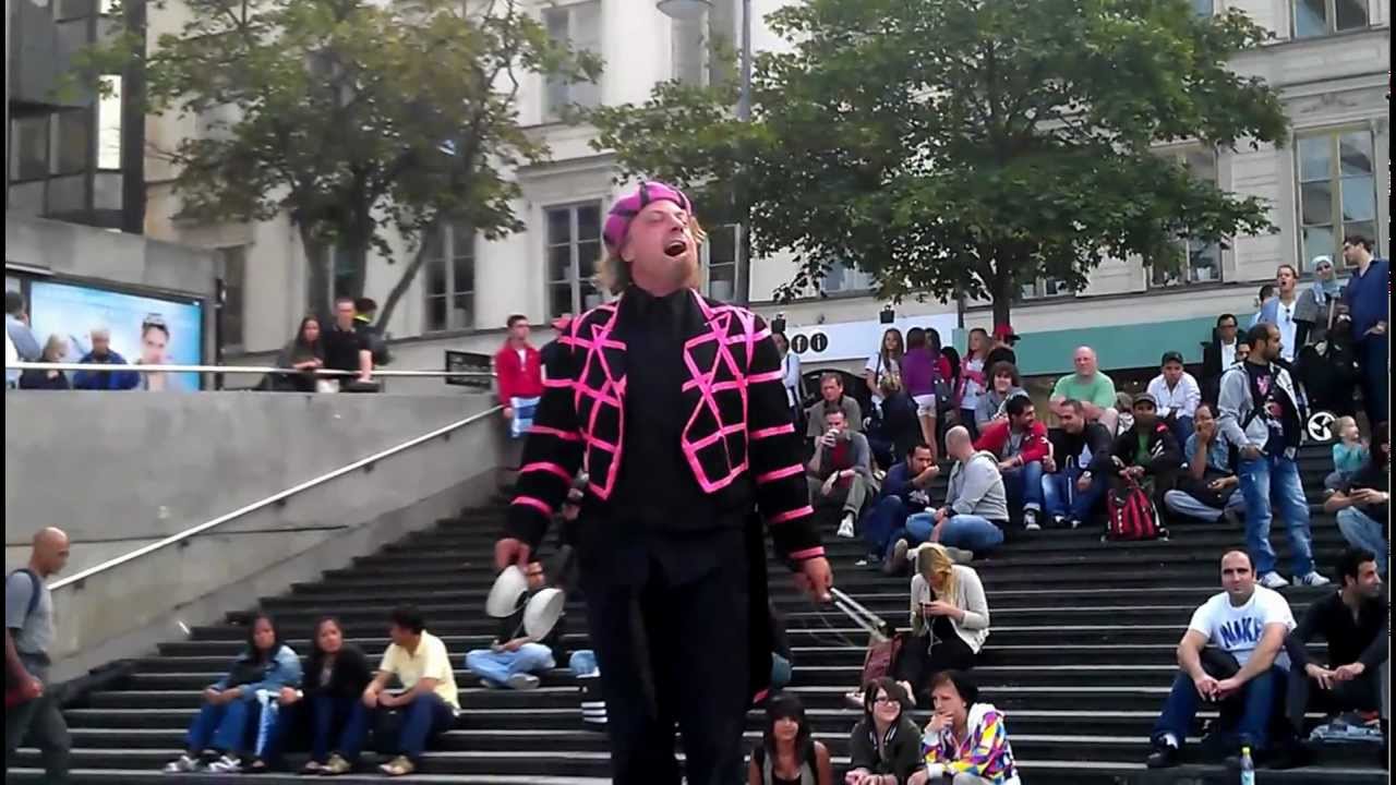 Mr. pink - the Mindbender Circus juggler masochist: Stockholm Sweden