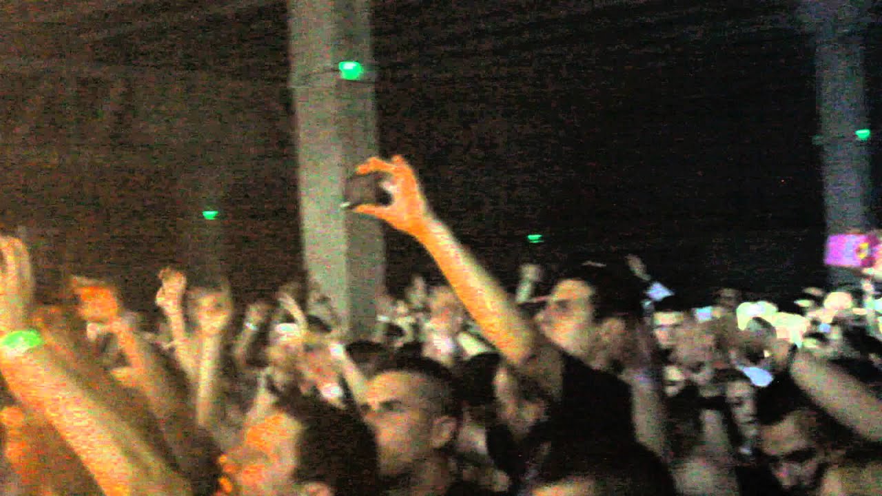 Fox feat. Zhozi Zho - Trap Guru Trap Boss Live @Svikao1 2014