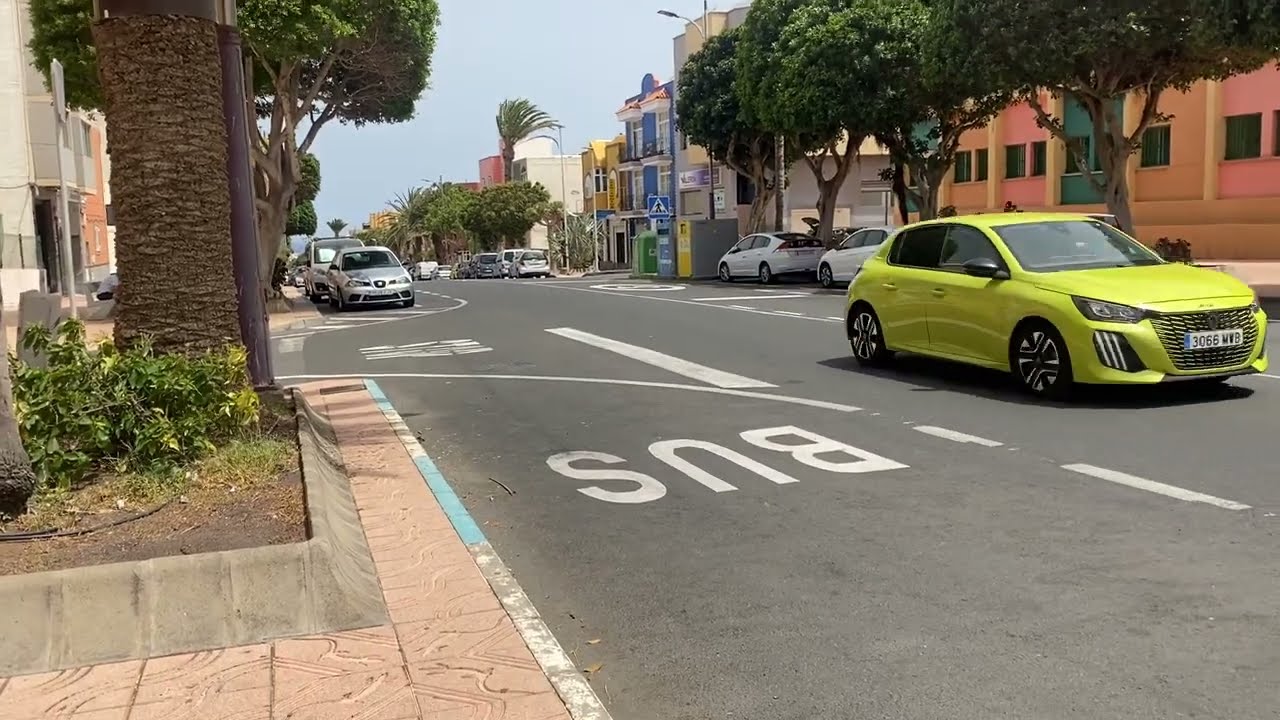 Viajando en guagua por Agüimes 🚌 | Así se ve la vida real en Gran Canaria