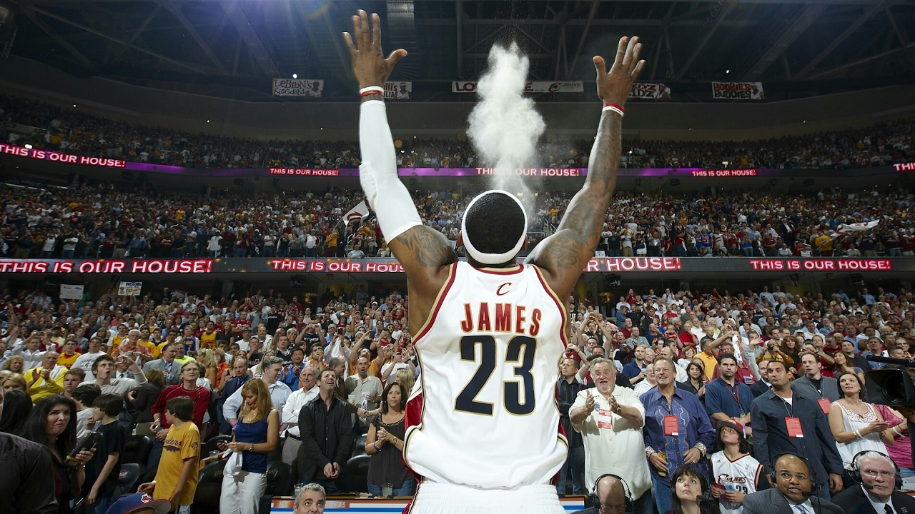 LeBron James vs Wizards (2006 Playoffs) - 32 Pts, 11 Assists, 11 Rebs, Playoff Debut!