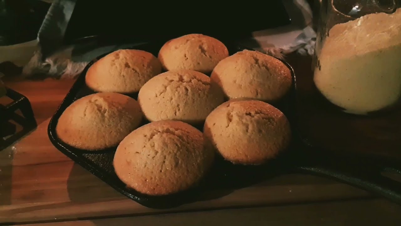 SLOW LIVING SIMPLE EVENING HYGGE BAKING CORNBREAD ON A COLD WINTER NIGHT - MY PATH TO SIMPLE LIVING