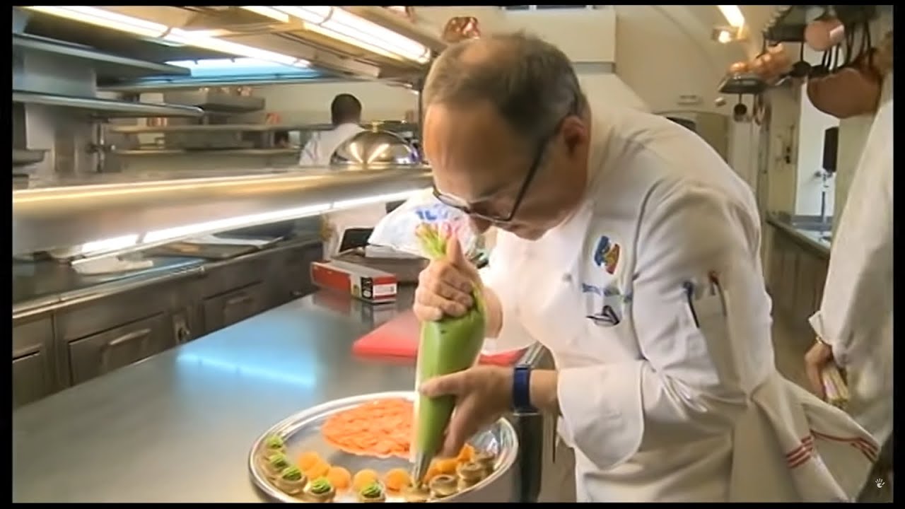 Dans les secrets du Palais de l'Elys&eacute;e : Avec le chef cuisinier du Pr&eacute;sident de la R&eacute;publique