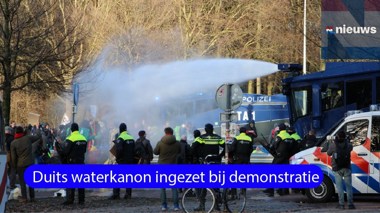 Duits waterkanon ingezet bij demonstratie Extinction Rebellion op A12