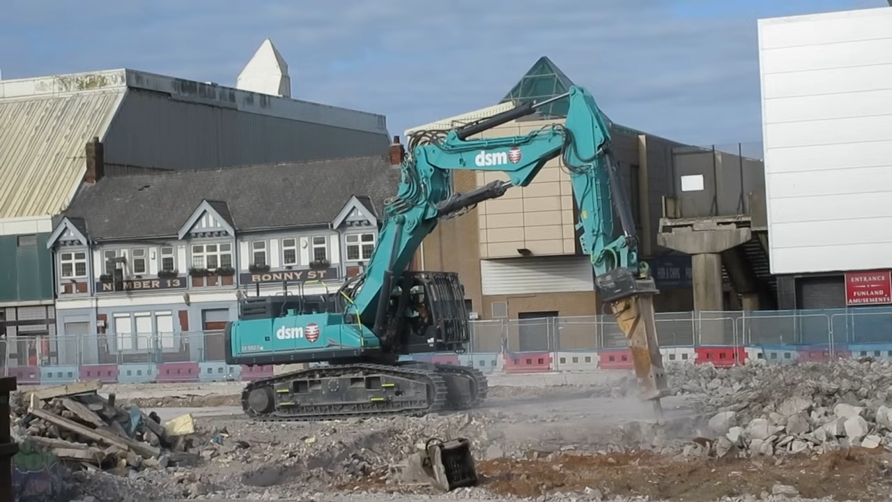 MORE THUMPING MORNING SITE UPDATE 21/08/2025 BLACKPOOL COURTS POLICE STATION BONNY CHAPEL STREET
