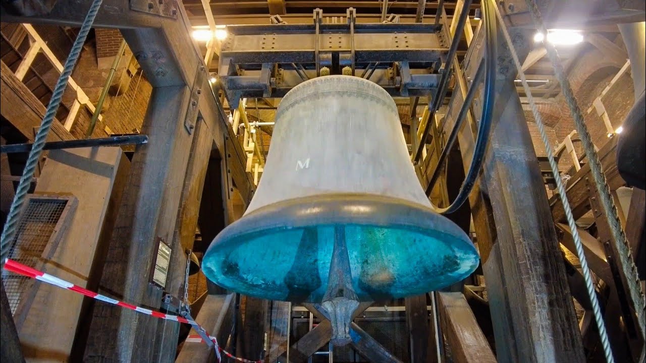 Utrecht, Salvator Domtoren - Dodenherdenking 2024