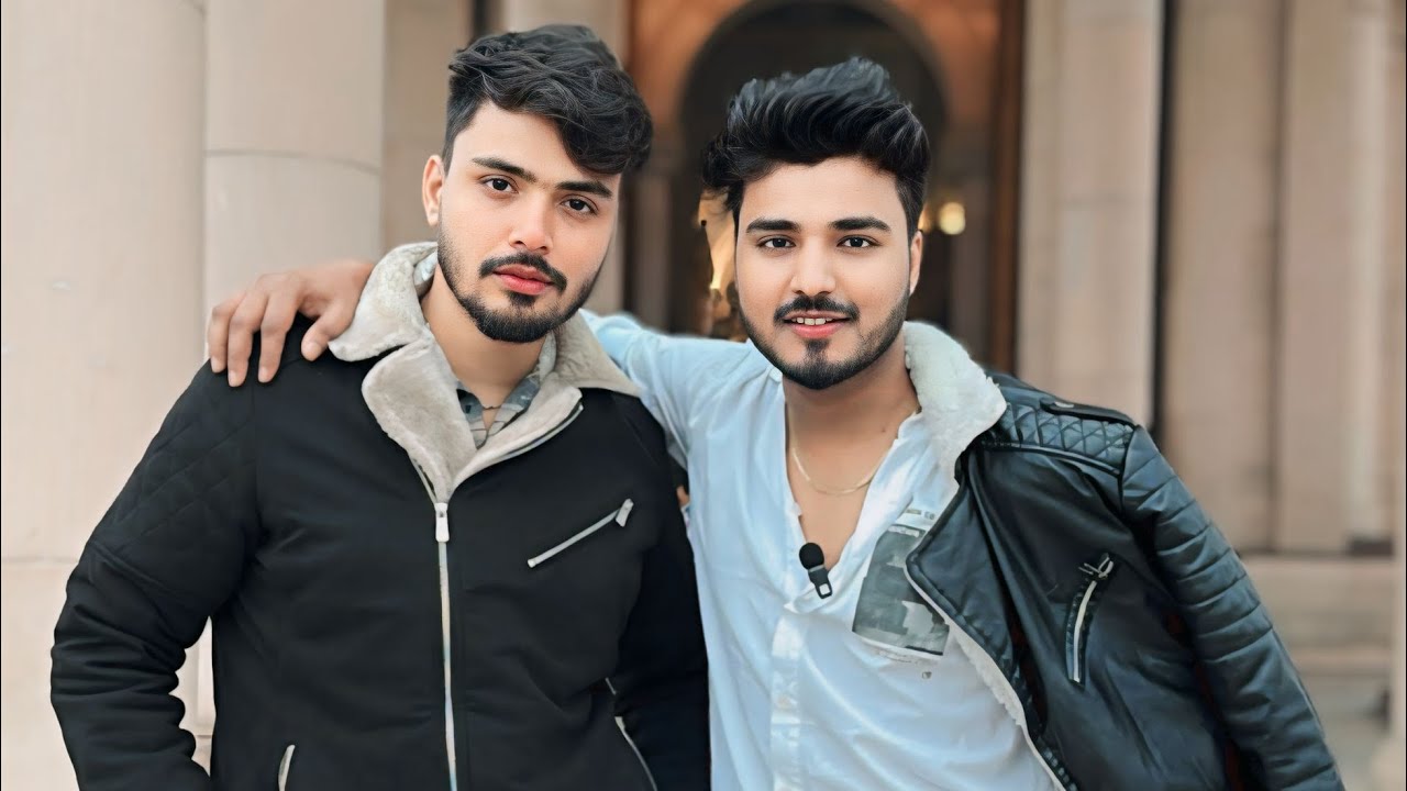 Mohitlove27  ajao dosto baten karten hain🙏❤️