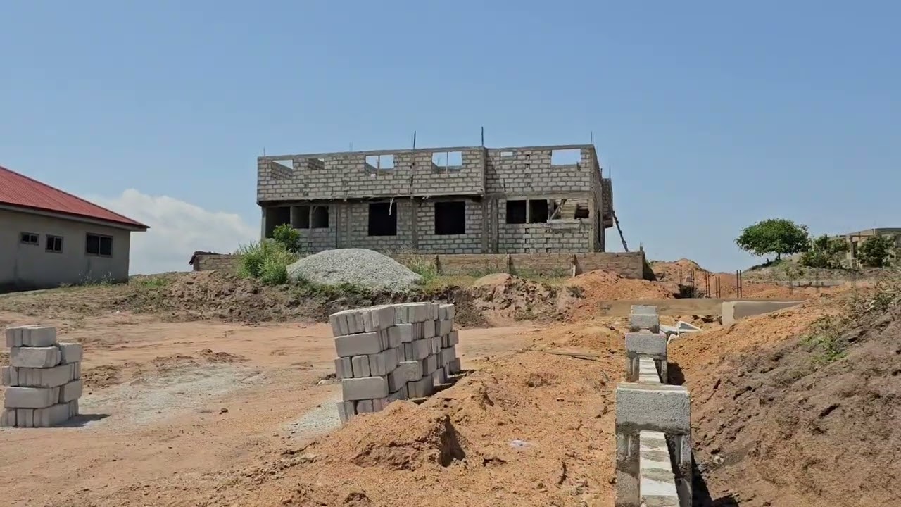 Building in Ghana 🇬🇭; Walk around the neighborhood