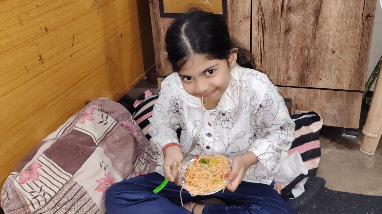 Ghar Pe Banaye Chowmin Market Vali Se Bhi  Tasty 😋 Full Watch My Vlog 