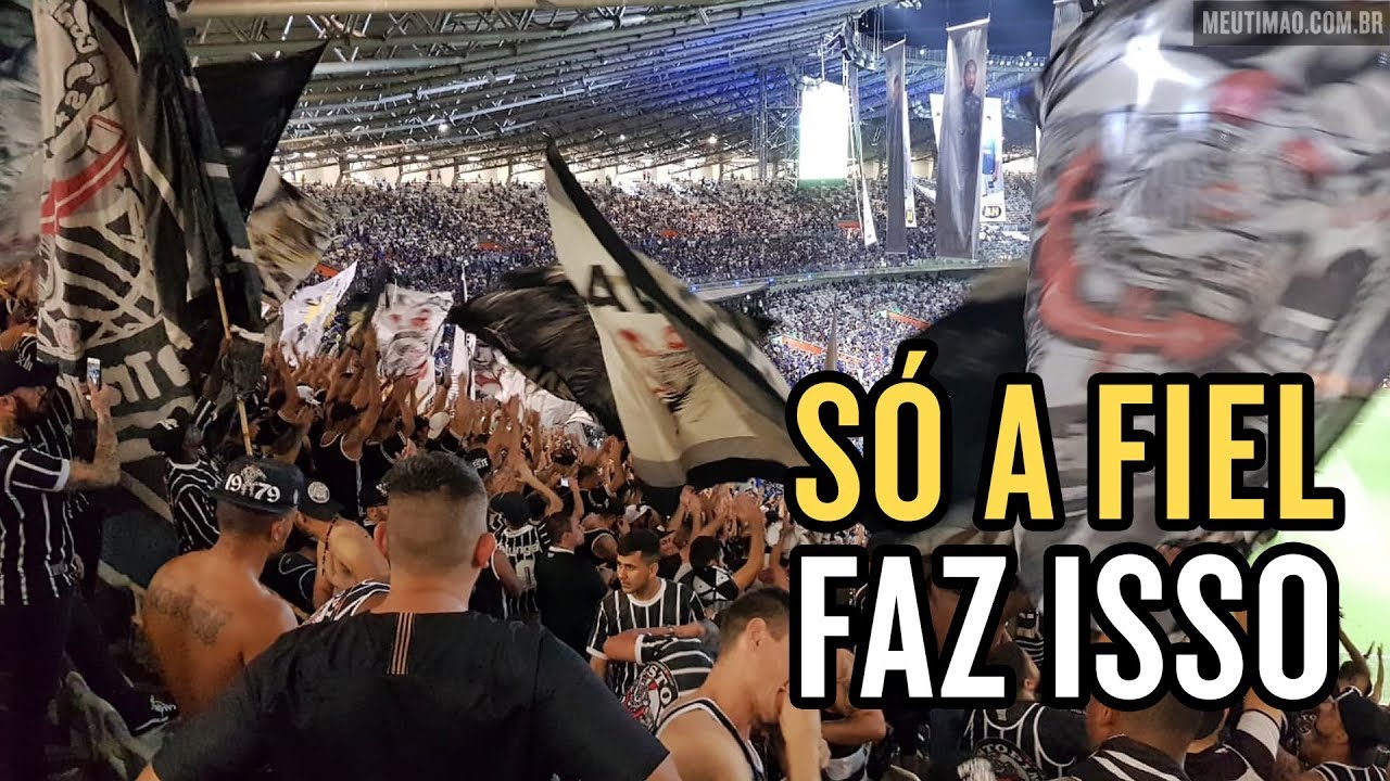 Reação da torcida do Corinthians após o final do jogo no Mineirão