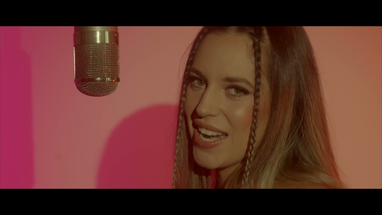 Violetta Arriaza | Bla Bla Bla | BSO “Operación Camarón” (Prod: Riki Rivera y Violetta Arriaza)
