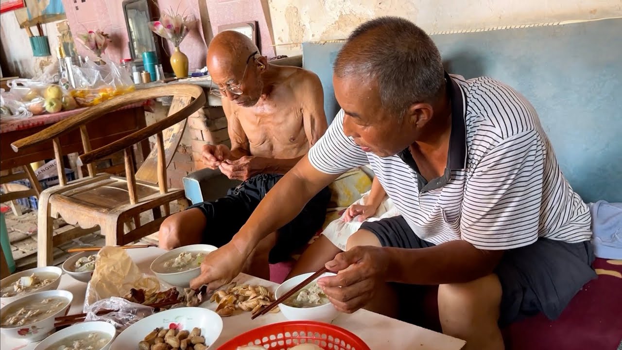 #690 Thương Những Ngày Mưa Về Thao Cắt Bầu Và Rau Trong Vườn Những Bữa Cơm Ngày Mặn Và Ngày Chay