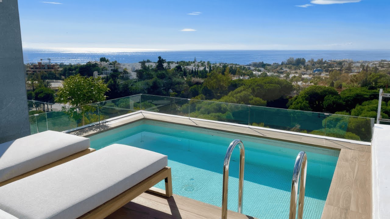 2.195.000€ Marbella East Semi-Detached Villa 6 Beds DV3495