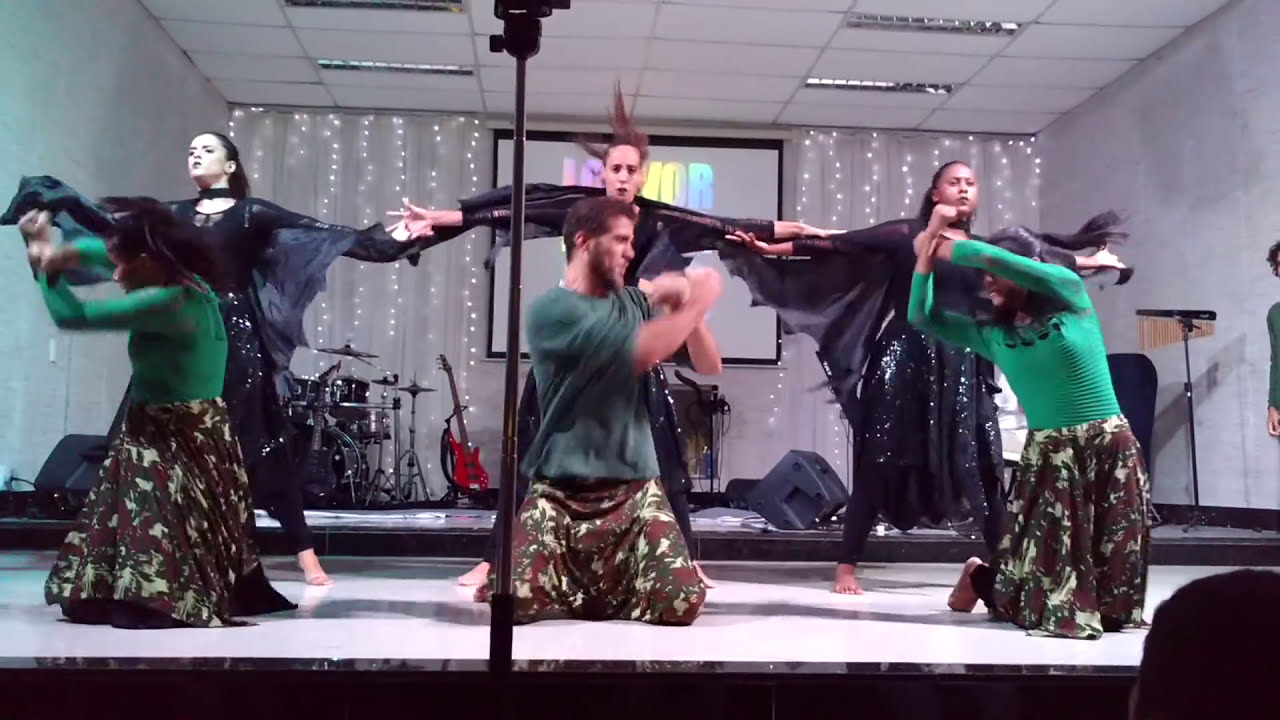 A Igreja Vem. Ministério de Dança louvor na terra em ação.