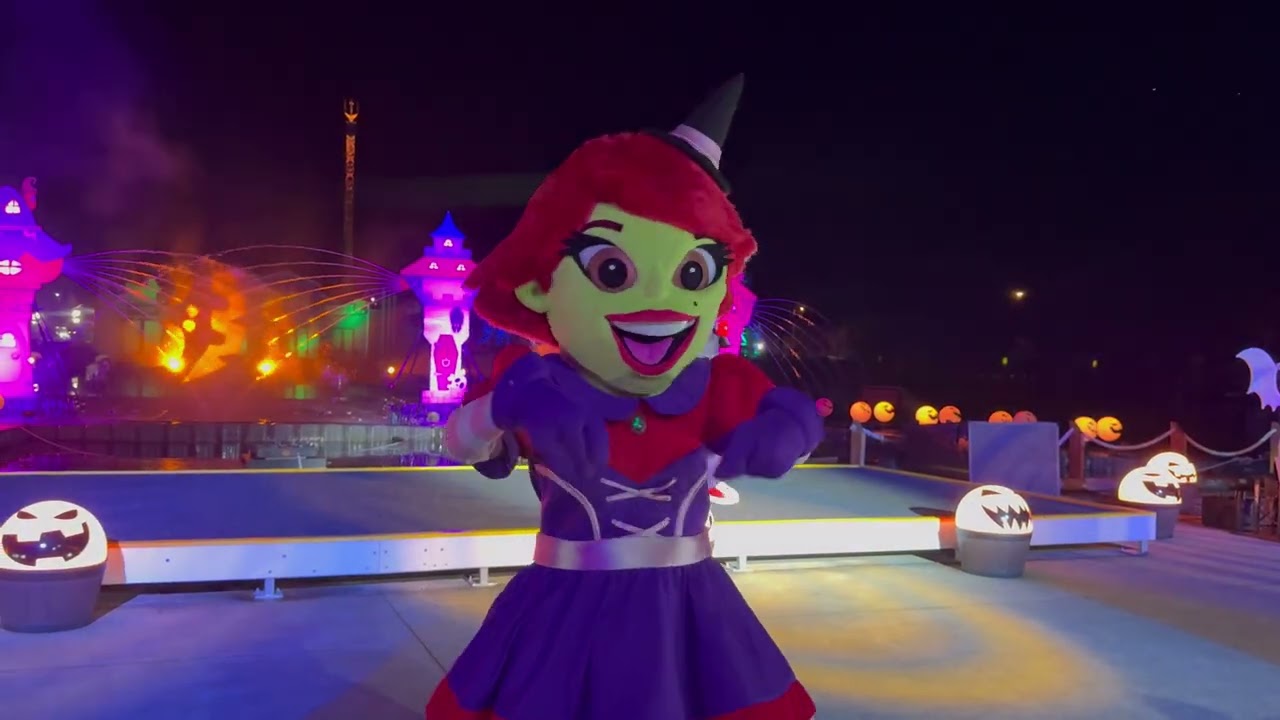 Full Boo Crew Performance! 🎃 Sea World Spooky Nights 2025