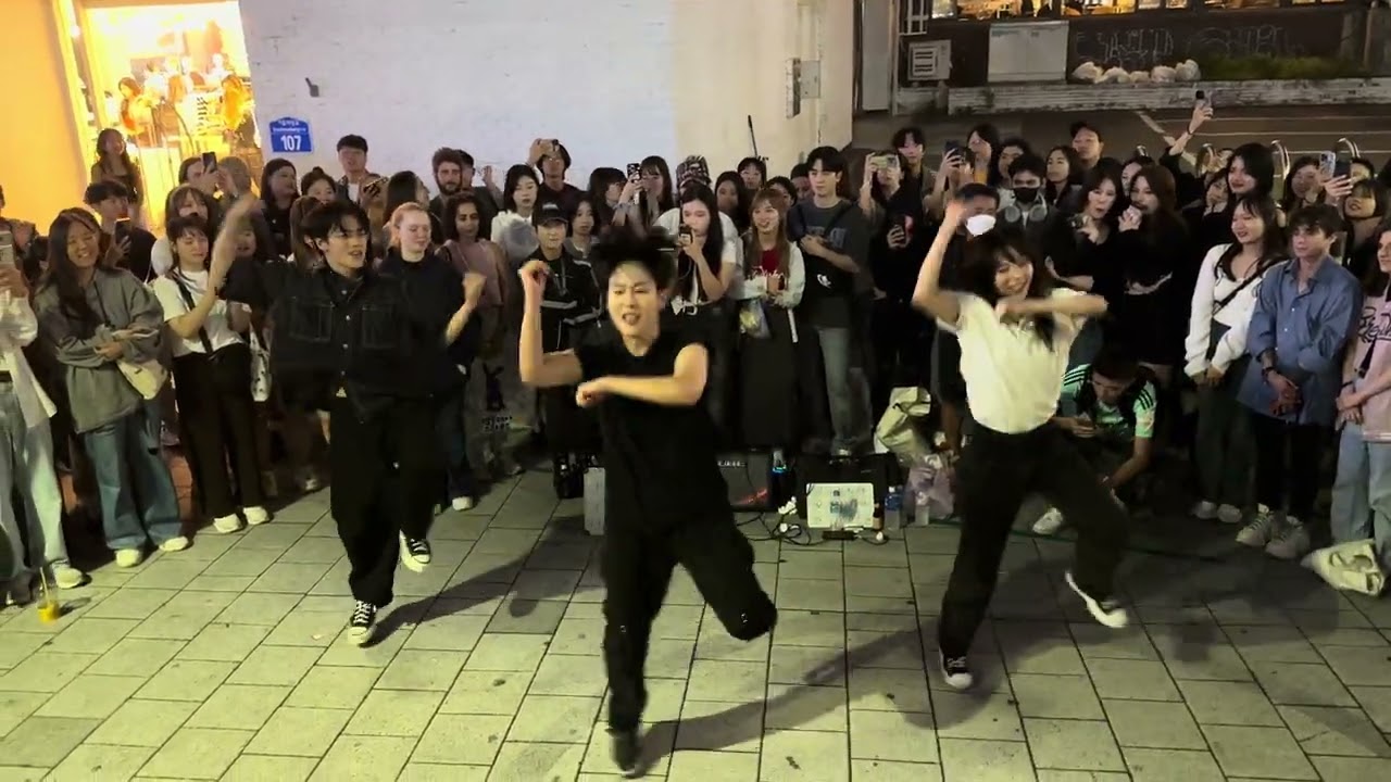 HONGDAE K-POP BUSKING - [PSY] New Face