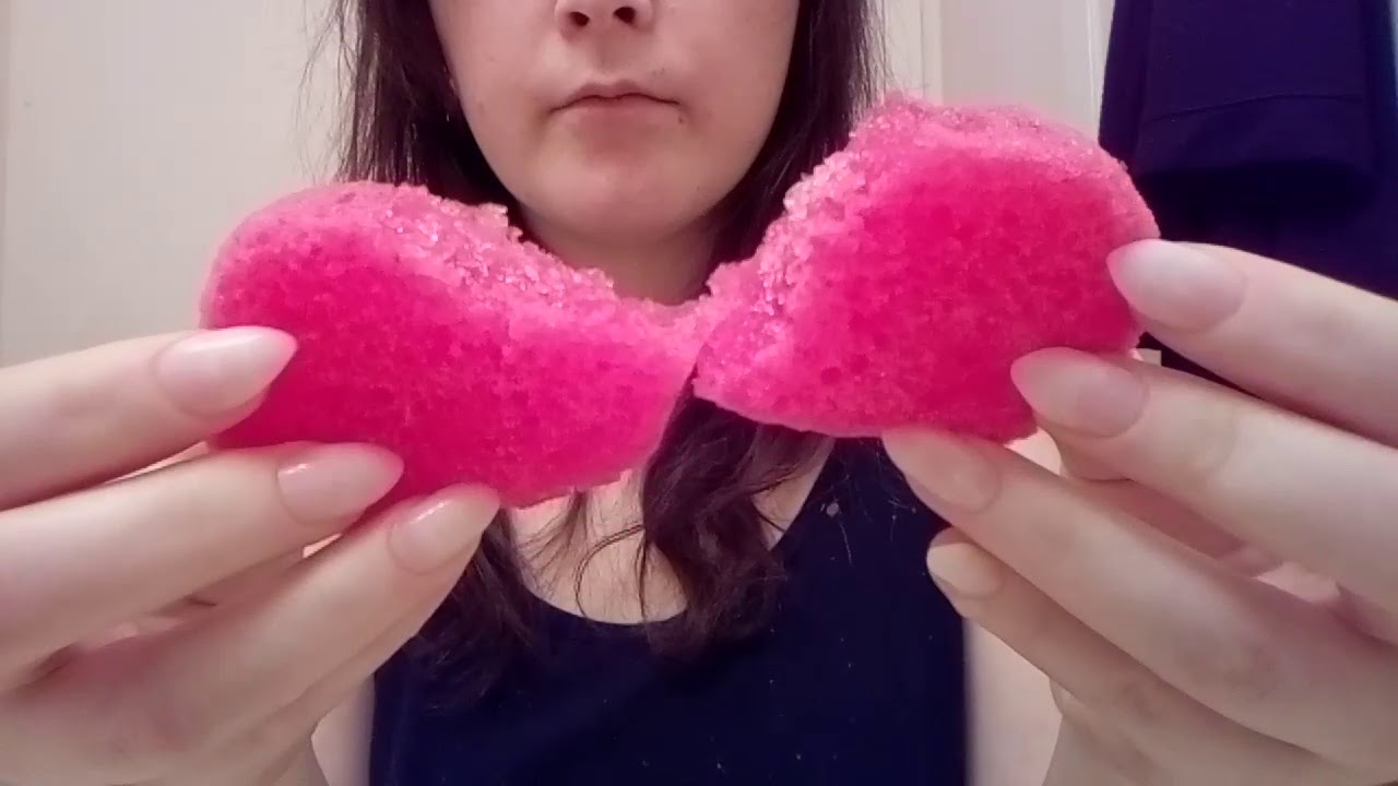 Frozen Sponge Chewing! Cold hearts ❄💞