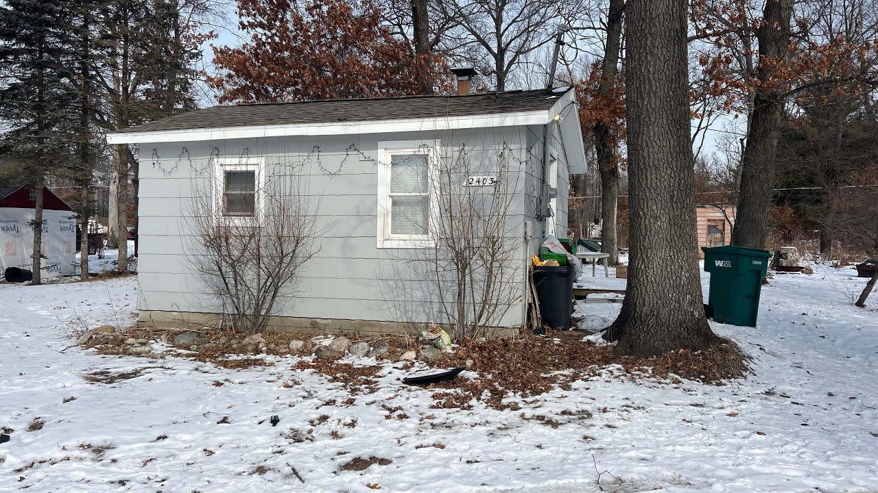 2403 Fir Rd, Harrison MI 48625