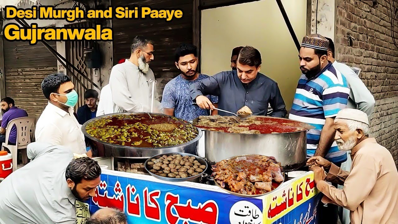 50 Years Old Man Making Road Side  Breakfast 😋 Desi Murgh Siri Paye -Pakistani Best Desi Food