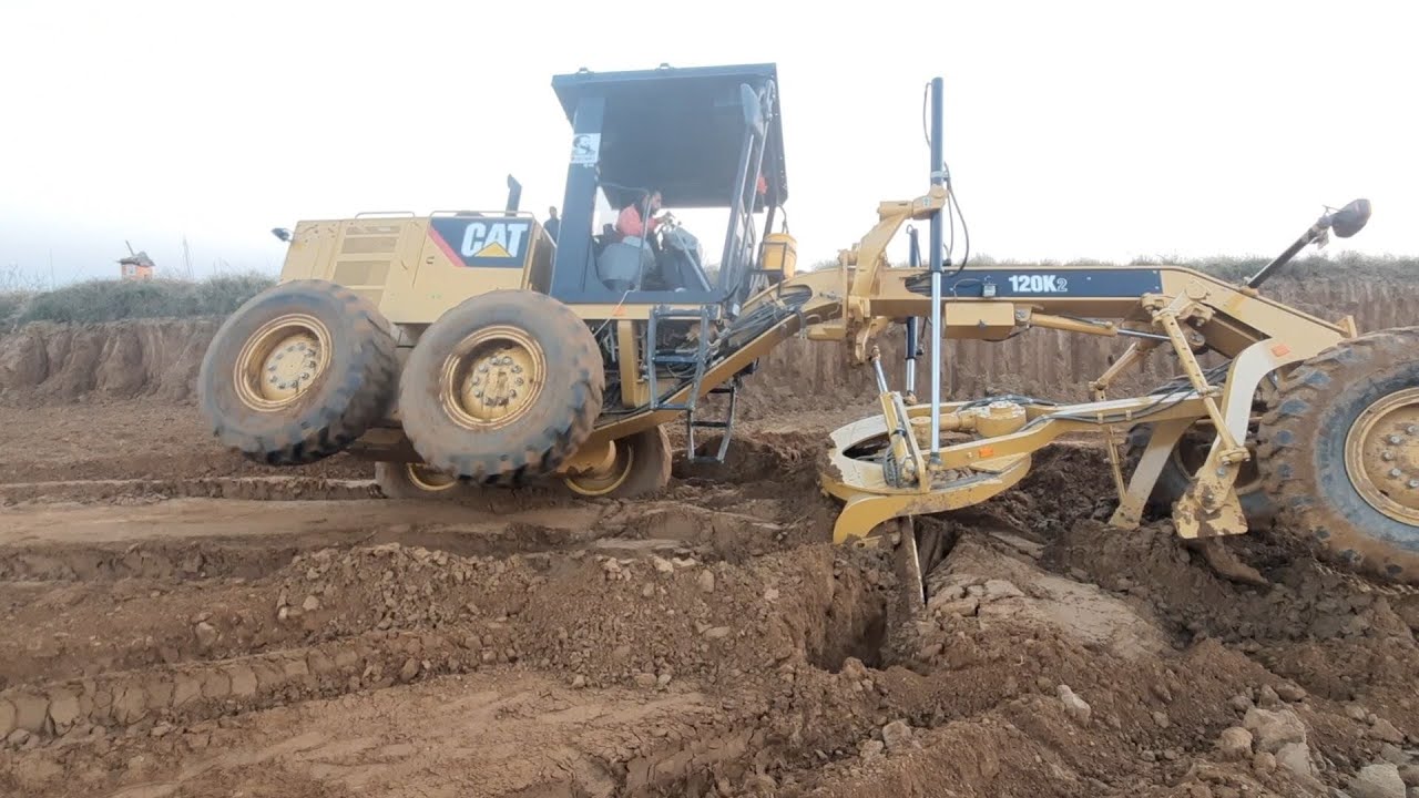 Or chalvao Grader Borrow Area Mein | Grader Stuck in Borrow Area |