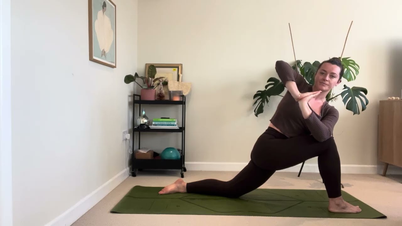 Short yoga flow for digestion