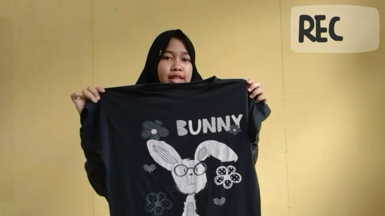 HOW TO FOLD CLOTHES IN 5 SECOND, tutorial video