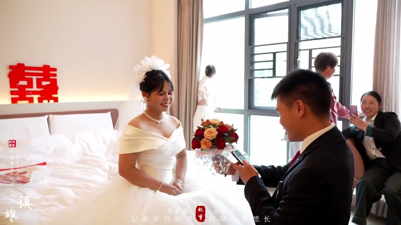 来自镇雄芒部李先生迎娶普洱墨江金女士远嫁镇雄的航拍婚礼纪 他们经大学朋友介绍认识，相爱相知三年终于步入了这相隔千里的婚礼殿堂！没有复杂的流程却把婚礼布置的氛围满满！#婚礼纪 #航拍婚礼 #远嫁 #镇