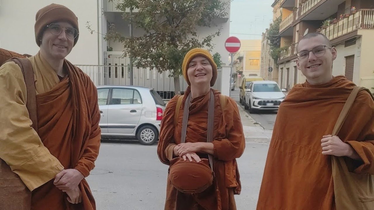 Chiacchiera con i Monaci