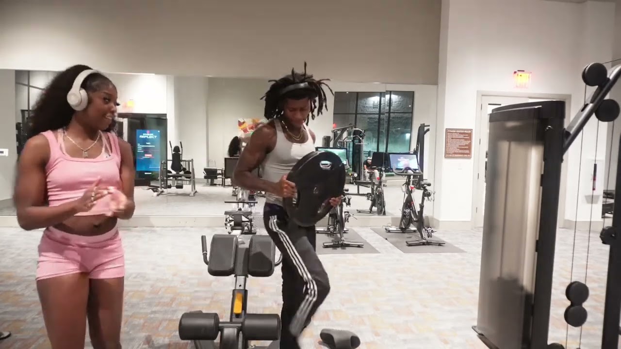 COUPLE GYM ROUTINE !