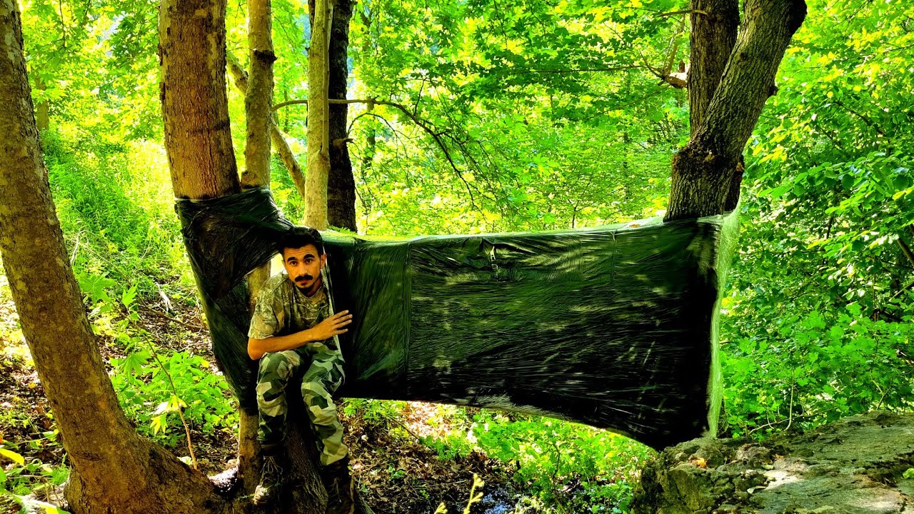 Building an Amazing Shelter Overthe WATER with Plastic Wrap.RELAXING CAMP/ BUSHCRAFTTENT/SURVIVAL