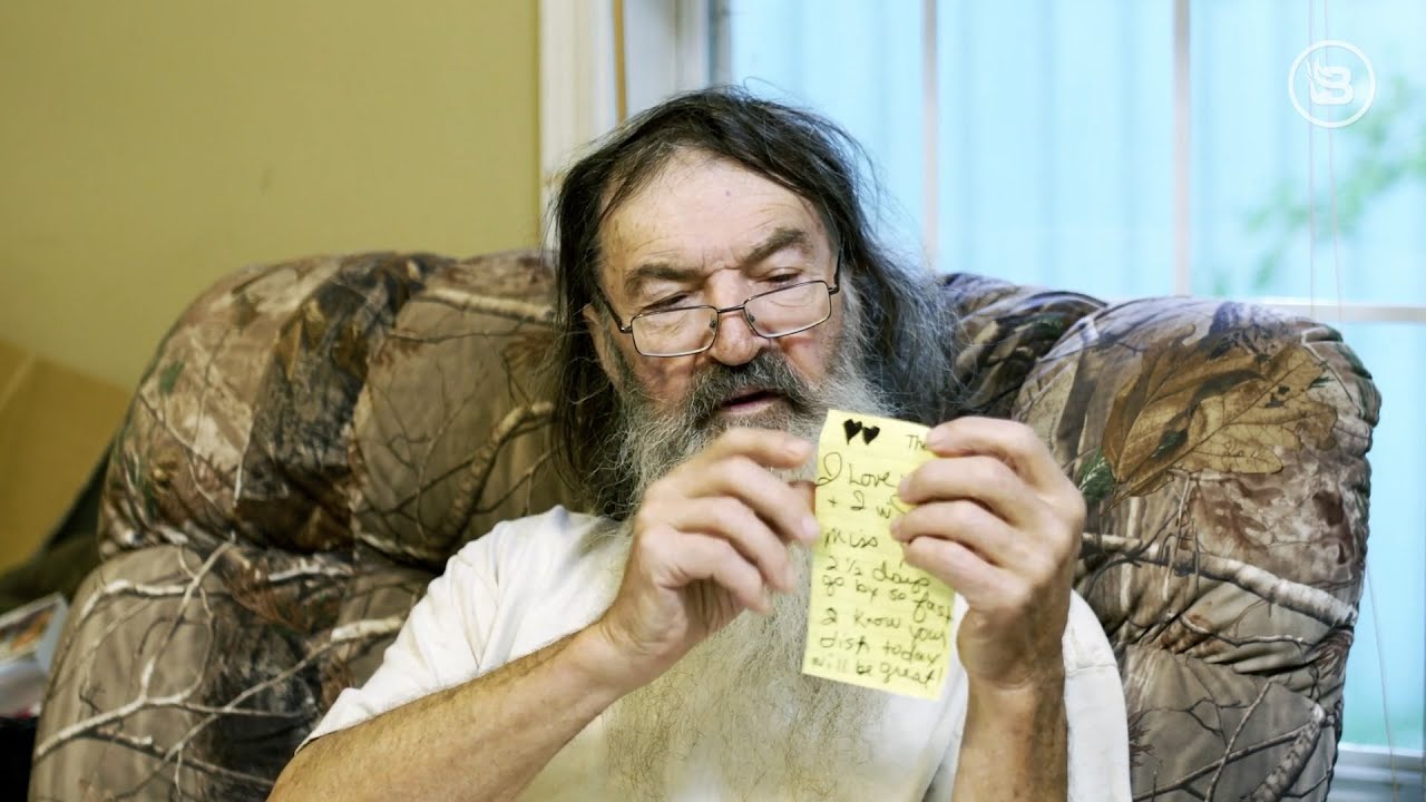 Find You a Woman Who Leaves You Notes Like This | Phil Robertson