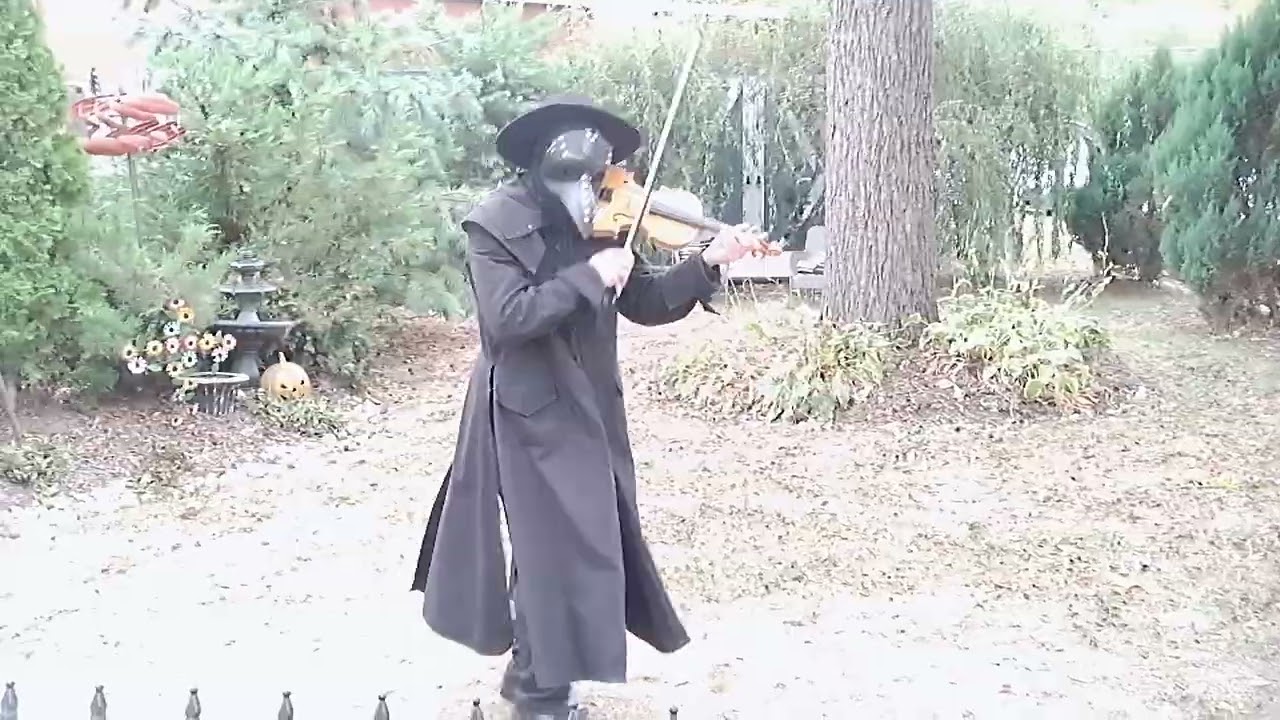 Dr. Schnabel: The Fiddling Plague Doctor - Crazy Man Plays Fiddle