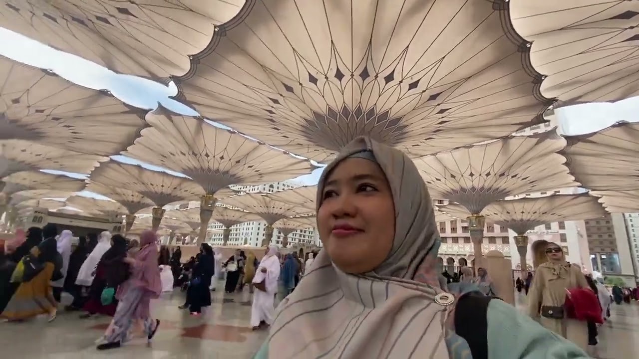 Suasana Dzuhur dan Adzan Dzuhur Di Masjid Nabawi Madinah