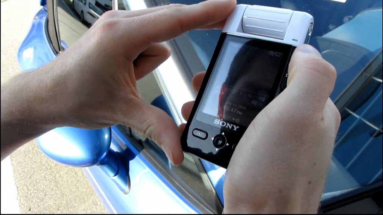 Sony Bloggie HD 1080p Compact Personal Video Recorder Unboxing & First Look Linus Tech Tips
