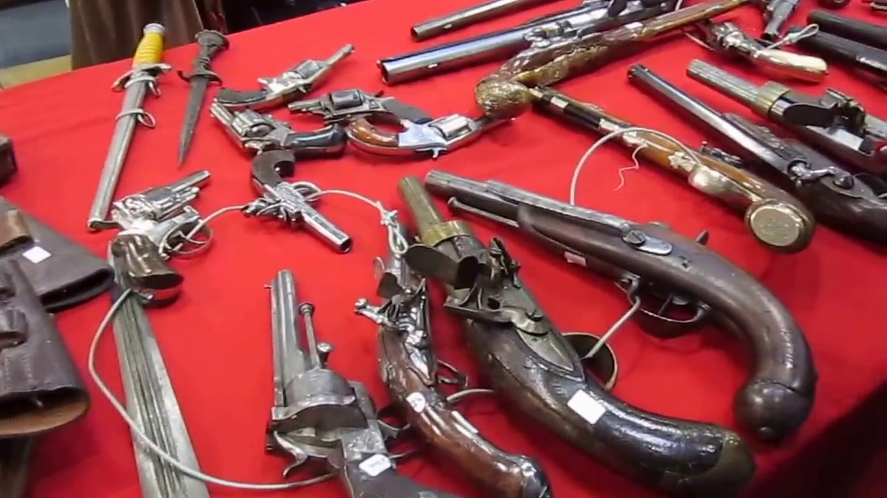 Bourse aux armes civiles et militaires - RUNGIS part 1 2015