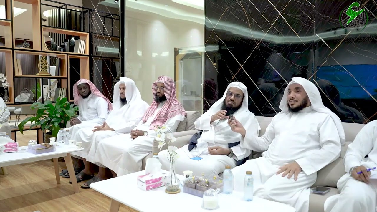 لقاء ( ساحة القرّاء ) بعنوان : ما لا يسع المقرئ جهله من علوم القراءات .