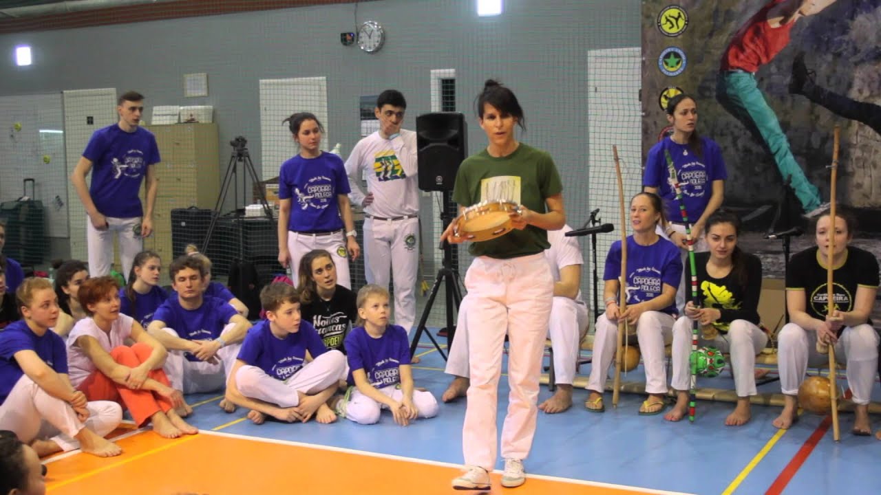 Apanha laranja menino by Mestra Noa. Capoeira Moleca 2016