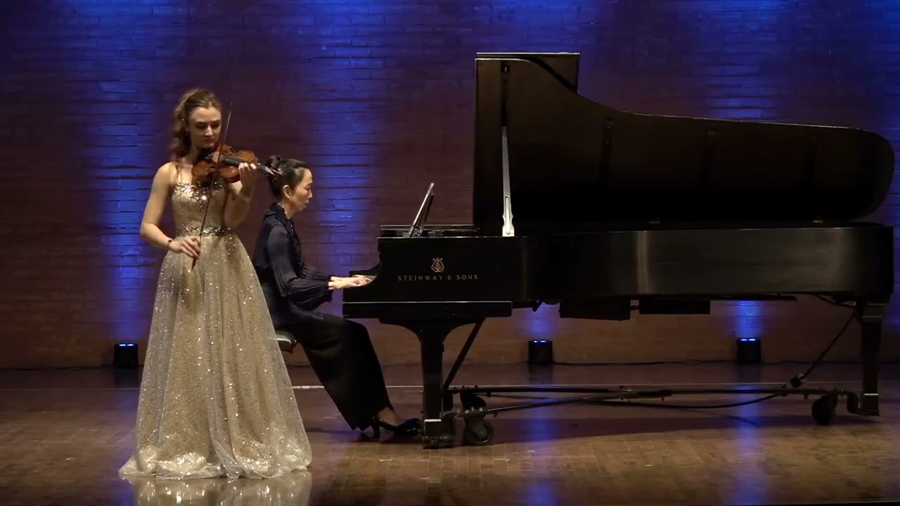Tchaikovsky Violin Concerto | Anna Štube