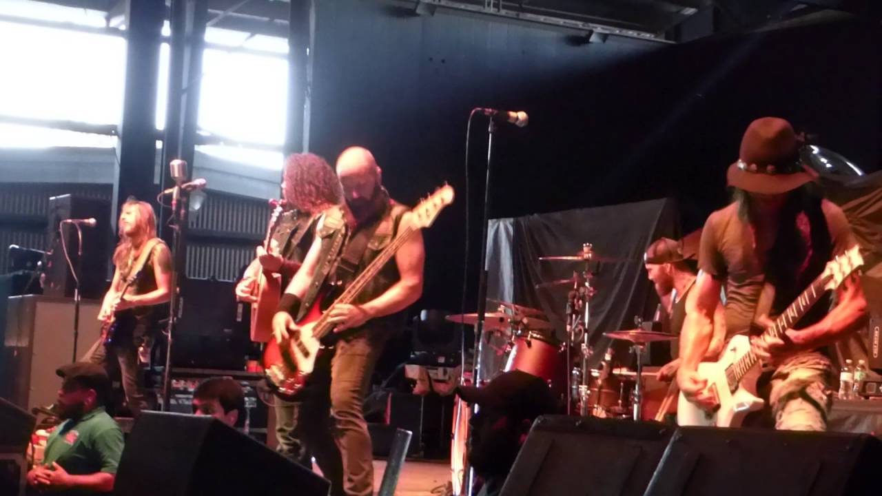 Shaman's Harvest - Dragonfly (with Behind Blue Eyes intro) LIVE Corpus Christi Tx 6/27/16
