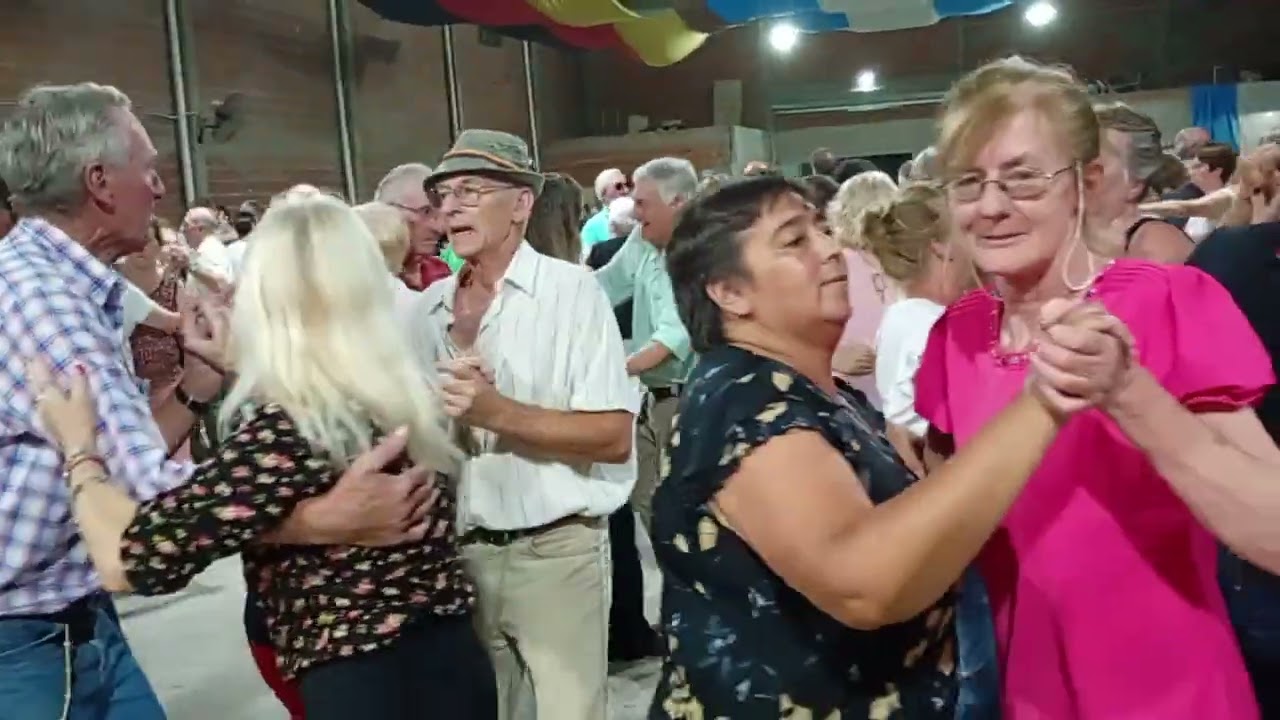 Despedida de Año en el salón de la colectividad Alemana .6/12/25