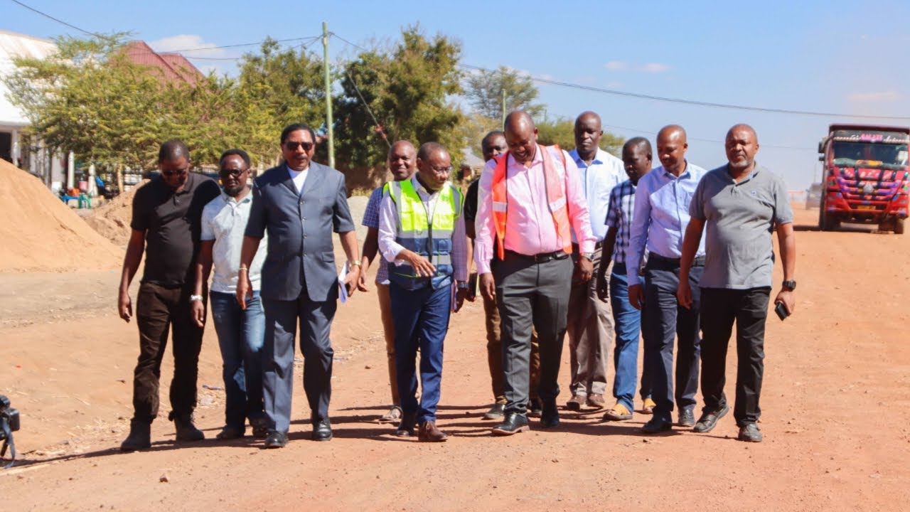 MTENDAJI MKUU WA TANROADS ATOA MAAGIZO KWA WATAALAM WA EPC+FINANCING AKIWA MKOANI ARUSHA