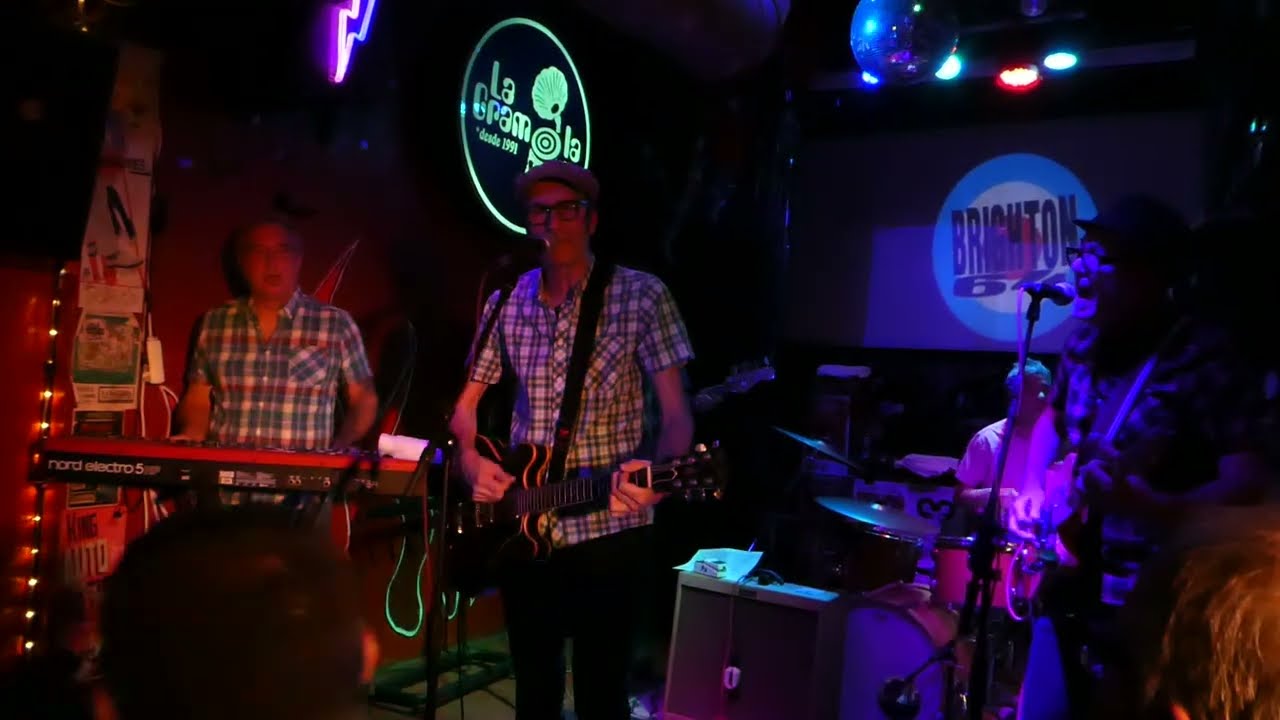 Brighton 64 - Fotos del ayer [sala La Gramola, Orihuela, 26-9-25]