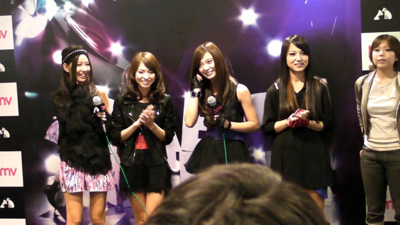 2011-09-15 - SCANDAL 「BABY ACTION Asia Tour 2011」 HMV Singapore Autograph Session