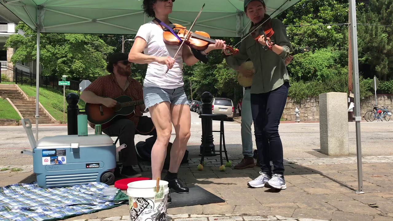 New Money - Miss Moonshine (#fiddling #dancer) & Friends - Grant Park Market #PermissiontoDance