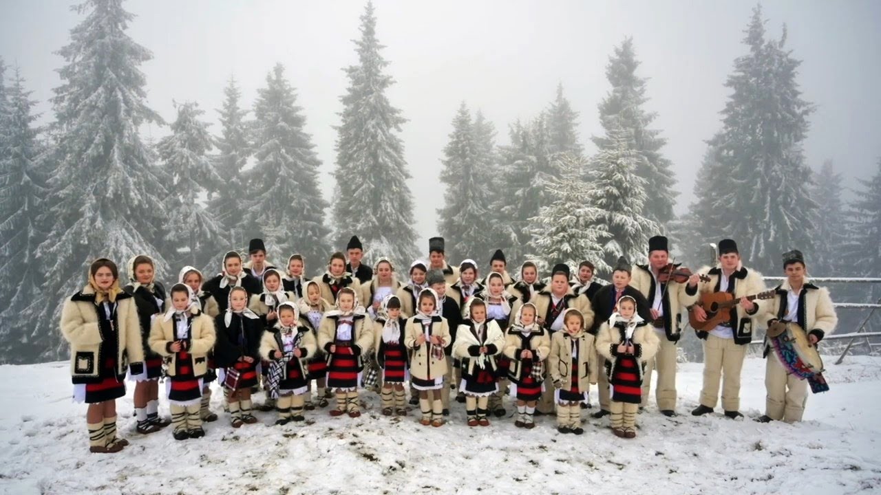 Crăciunul in Maramureș 🎄 Colaj Colinde 2025