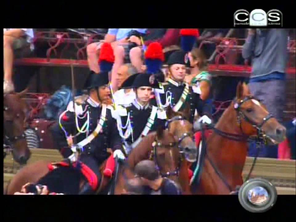 Palio 02.07.2011 - Carica dei Carabinieri