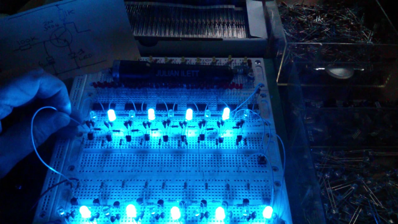 19-LED Ring Oscillator with Internal Feedback - Christmas Idea